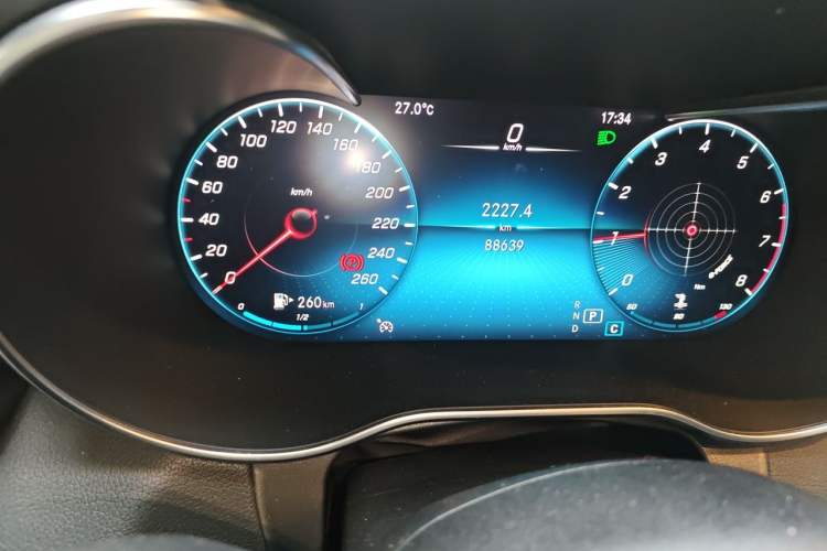 Used Mercedes-Benz GLC 2020 Facelifted GLC 260 L 4MATIC Dynamic Edition Odometer Close Up