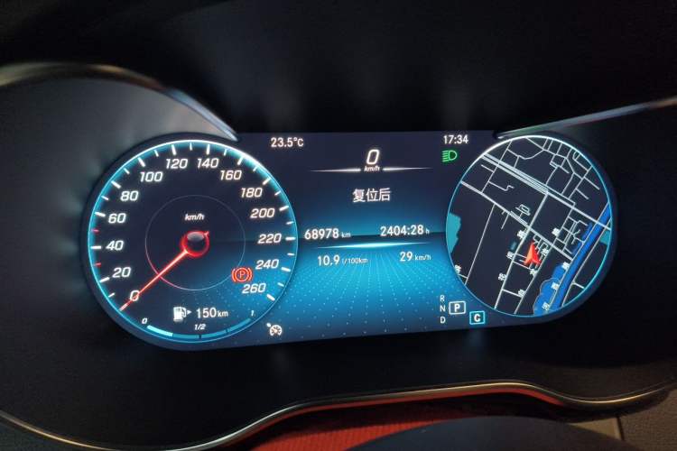 Used Mercedes-Benz GLC 2020 GLC 260 L 4MATIC Luxury Model Odometer Close Up