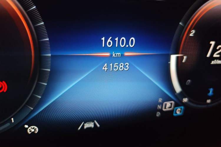Used Mercedes-Benz GLC 2020 GLC 300 L 4MATIC Dynamic Edition Odometer Close Up