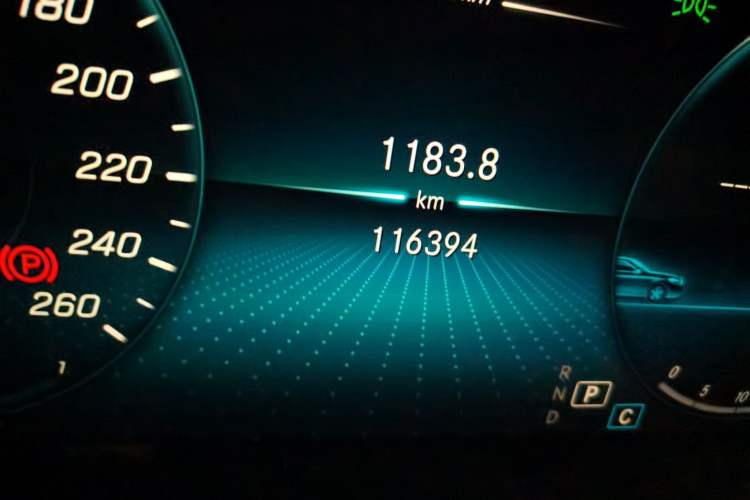 Used Mercedes-Benz GLC 2020 GLC 300 L 4MATIC Dynamic Edition Odometer Close Up
