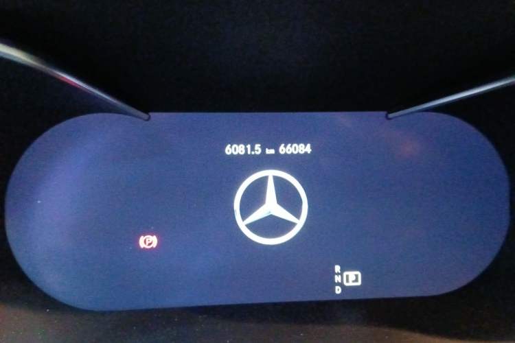 Used Mercedes-Benz GLC 2020 GLC 300 L 4MATIC Dynamic Edition Odometer Close Up