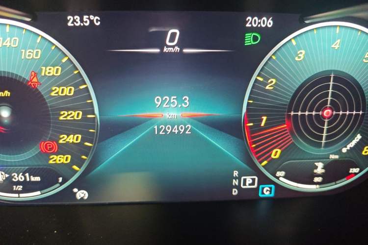 Used Mercedes-Benz GLC 2020 GLC 260 L 4MATIC Luxury Model Odometer Close Up