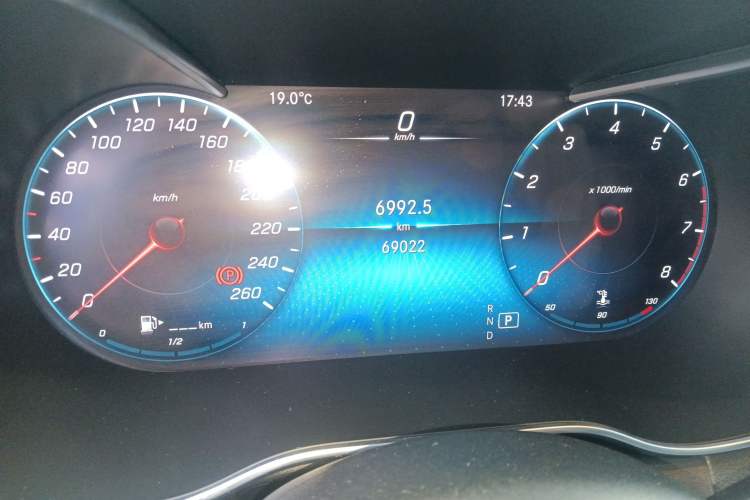 Used Mercedes-Benz GLC 2020 Facelifted GLC 260 L 4MATIC Dynamic Edition Odometer Close Up