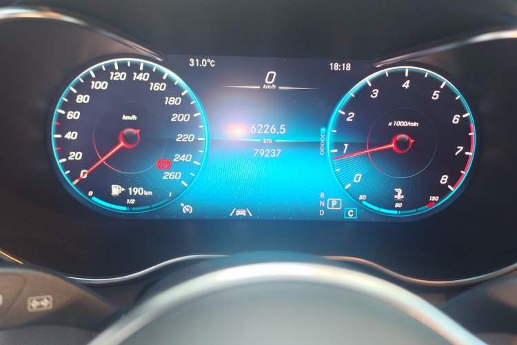 Used Mercedes-Benz GLC 2020 GLC 300 L 4MATIC Dynamic Edition Odometer Close Up