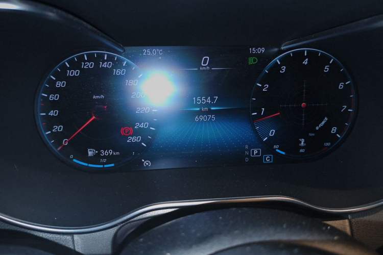 Used Mercedes-Benz GLC 2020 Facelift GLC 260 L 4MATIC Luxury Edition Odometer Close Up
