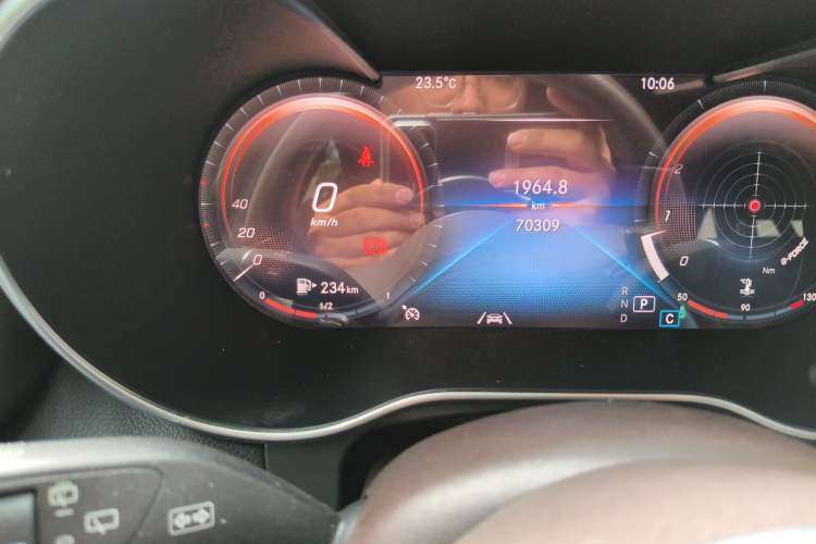 Used Mercedes-Benz GLC 2020 Facelift GLC 300 L 4MATIC Dynamic Edition Odometer Close Up