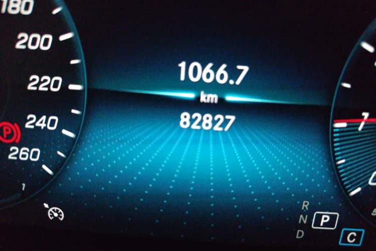 Used Mercedes-Benz GLC 2020 Facelift GLC 260 L 4MATIC Luxury Edition Odometer Close Up