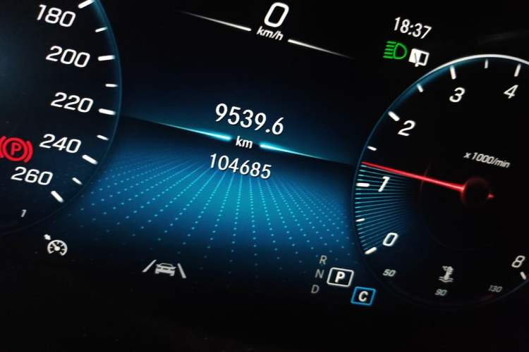 Used Mercedes-Benz GLC 2020 Facelift GLC 300 L 4MATIC Dynamic Edition Odometer Close Up
