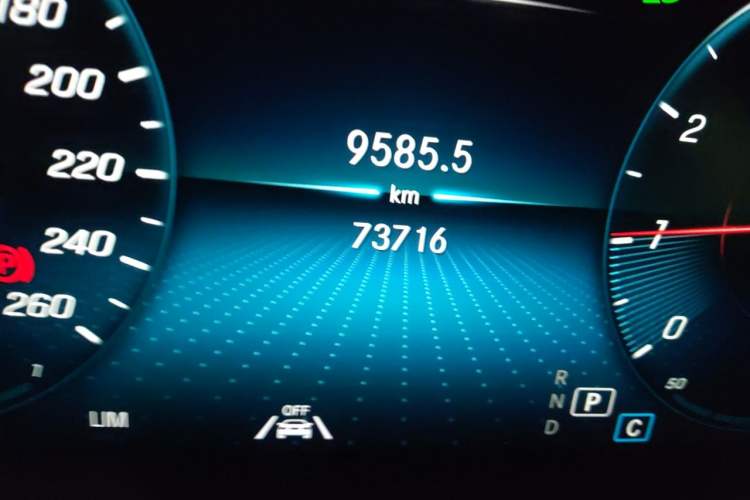 Used Mercedes-Benz GLC 2020 GLC 300 L 4MATIC Dynamic Edition Odometer Close Up