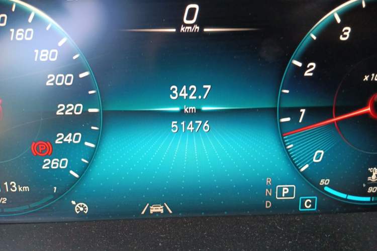 Used Mercedes-Benz GLC 2020 GLC 300 L 4MATIC Dynamic Edition Odometer Close Up