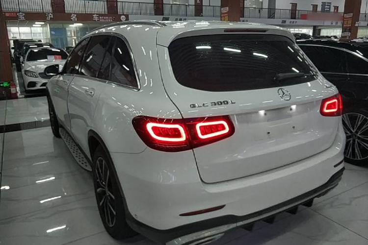 Used Mercedes-Benz GLC 2020 Facelifted GLC 300 L 4MATIC AMG-Line Rear Left 45 Deg