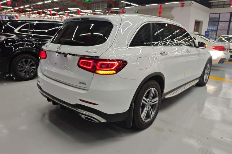 Used Mercedes-Benz GLC 2020 GLC 260 L 4MATIC Luxury Model Rear Right 45 Deg