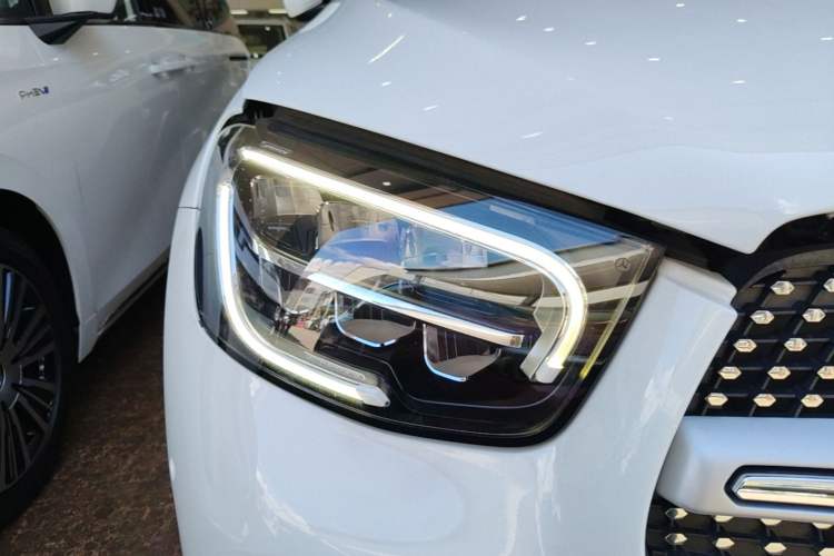 Used Mercedes-Benz GLC 2020 Facelift GLC 260 L 4MATIC Luxury Edition Right Front Headlight