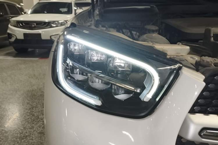 Used Mercedes-Benz GLC 2020 Facelift GLC 260 L 4MATIC Luxury Edition Right Front Headlight