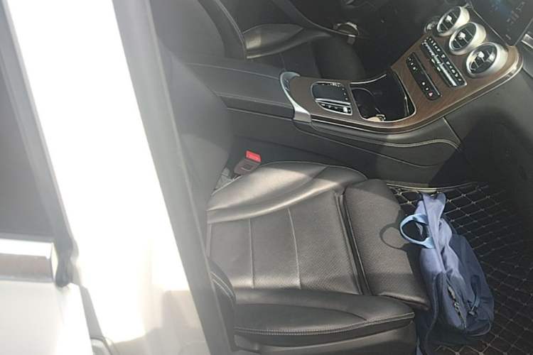 Used Mercedes-Benz GLC 2020 Facelift GLC 260 L 4MATIC Luxury Edition Right Front Seat
