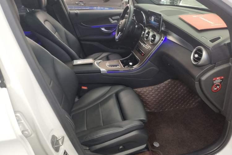 Used Mercedes-Benz GLC 2020 GLC 260 L 4MATIC Luxury Model Right Front Seat