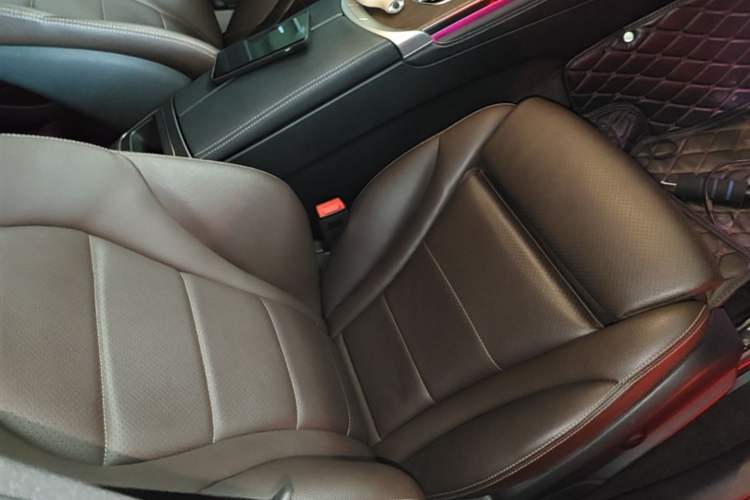 Used Mercedes-Benz GLC 2020 Facelift GLC 300 L 4MATIC Dynamic Edition Right Front Seat