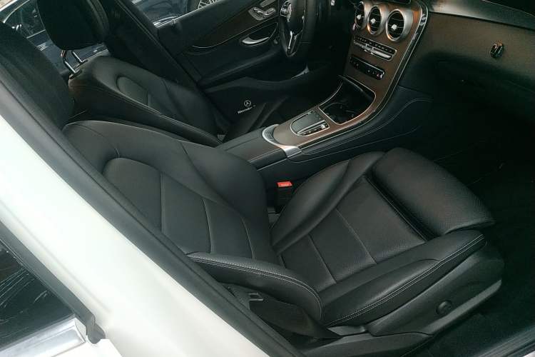 Used Mercedes-Benz GLC 2020 GLC 300 L 4MATIC Dynamic Edition Right Front Seat