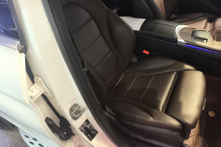 Used Mercedes-Benz GLC 2020 GLC 300 L 4MATIC Luxury Model Right Front Seat