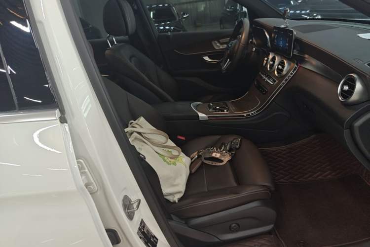 Used Mercedes-Benz GLC 2020 GLC 300 L 4MATIC Dynamic Edition Right Front Seat
