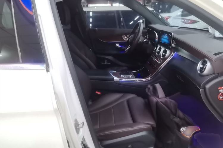 Used Mercedes-Benz GLC 2020 Facelifted GLC 300 L 4MATIC AMG-Line Right Front Seat