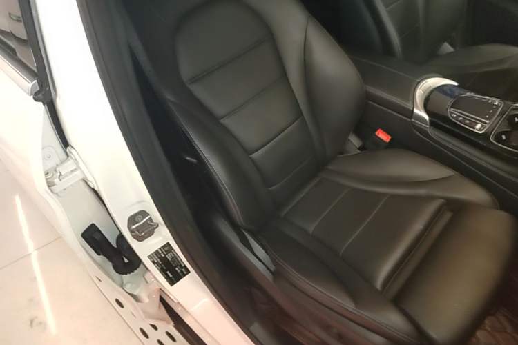 Used Mercedes-Benz GLC 2020 GLC 260 L 4MATIC Dynamic Model Right Front Seat