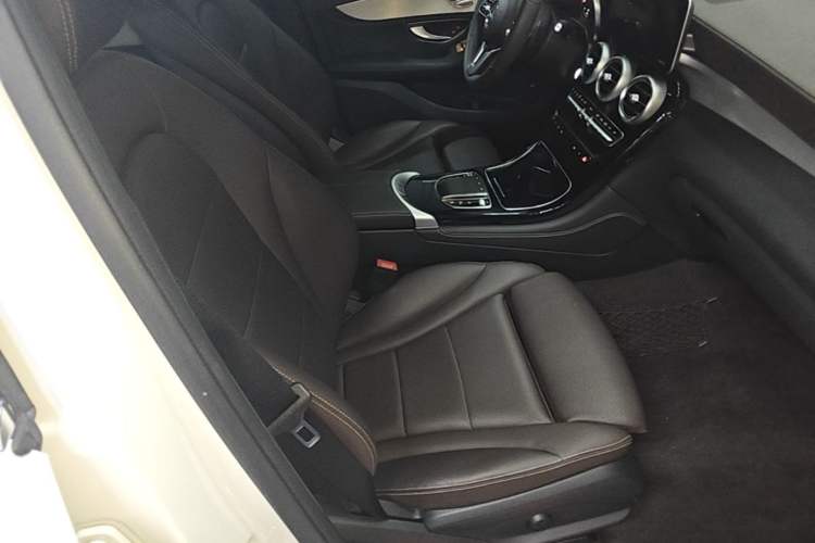 Used Mercedes-Benz GLC 2020 GLC 260 L 4MATIC Dynamic Model Right Front Seat