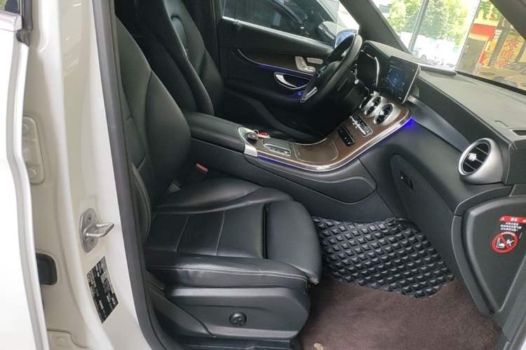 Used Mercedes-Benz GLC 2020 GLC 300 L 4MATIC Dynamic Edition Right Front Seat