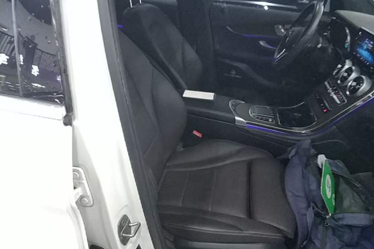 Used Mercedes-Benz GLC 2020 Facelifted GLC 300 L 4MATIC AMG-Line Right Front Seat