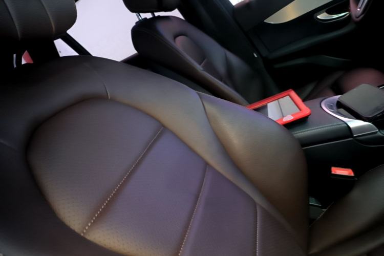 Used Mercedes-Benz GLC 2020 Facelifted GLC 260 L 4MATIC Dynamic Edition Right Front Seat