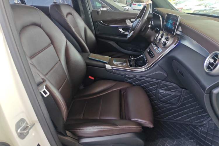 Used Mercedes-Benz GLC 2020 Facelift GLC 300 L 4MATIC Dynamic Edition Right Front Seat