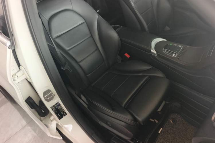 Used Mercedes-Benz GLC 2020 GLC 260 L 4MATIC Dynamic Model Right Front Seat