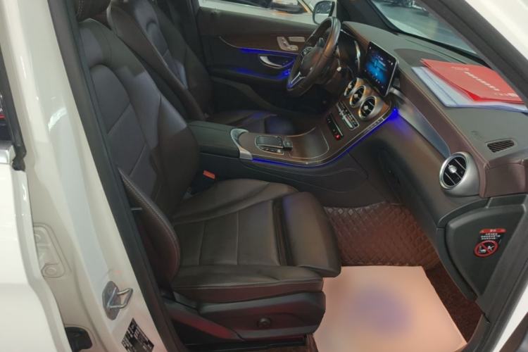 Used Mercedes-Benz GLC 2020 Facelifted GLC 300 L 4MATIC AMG-Line Right Front Seat