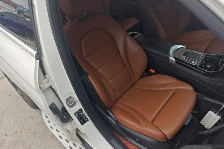 Used Mercedes-Benz GLC 2020 GLC 260 L 4MATIC Dynamic Model Right Front Seat