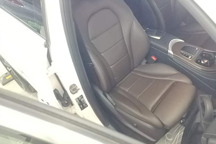 Used Mercedes-Benz GLC 2020 Facelift GLC 260 L 4MATIC Luxury Edition Right Front Seat