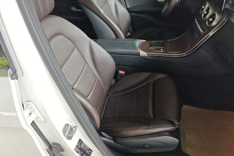 Used Mercedes-Benz GLC 2020 GLC 260 L 4MATIC Luxury Model Right Front Seat