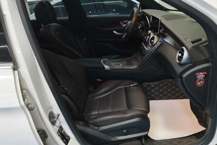Used Mercedes-Benz GLC 2020 Facelift GLC 260 L 4MATIC Luxury Edition Right Front Seat