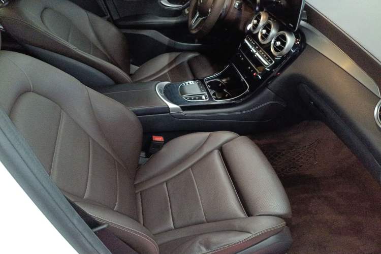 Used Mercedes-Benz GLC 2020 GLC 260 L 4MATIC Dynamic Model Right Front Seat