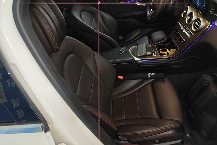 Used Mercedes-Benz GLC 2020 Facelift GLC 260 L 4MATIC Luxury Edition Right Front Seat