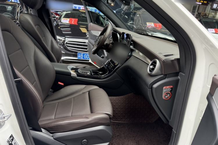 Used Mercedes-Benz GLC 2020 Facelifted GLC 260 L 4MATIC Dynamic Edition Right Front Seat