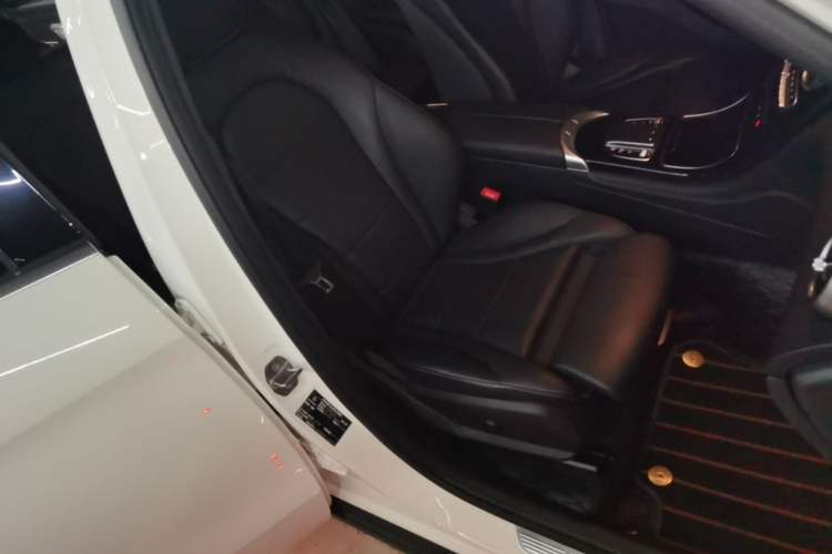 Used Mercedes-Benz GLC 2020 GLC 260 L 4MATIC Dynamic Model Right Front Seat