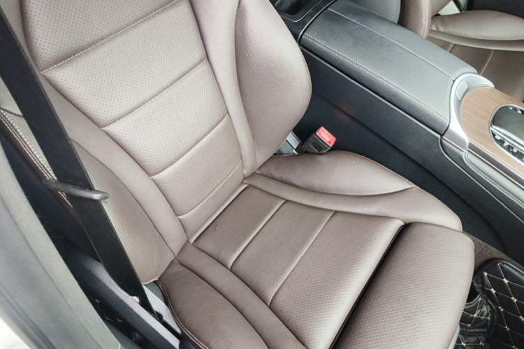 Used Mercedes-Benz GLC 2020 Facelifted GLC 300 L 4MATIC Luxury Edition Right Front Seat