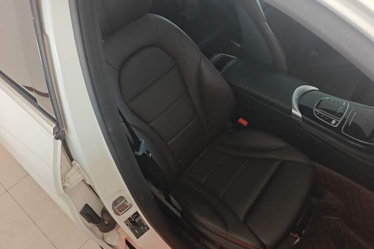 Used Mercedes-Benz GLC 2020 GLC 260 L 4MATIC Dynamic Model Right Front Seat