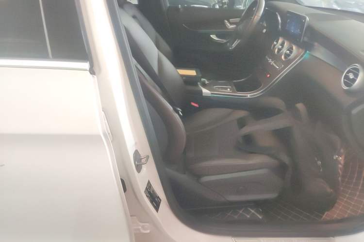 Used Mercedes-Benz GLC 2020 GLC 260 L 4MATIC Luxury Model Right Front Seat