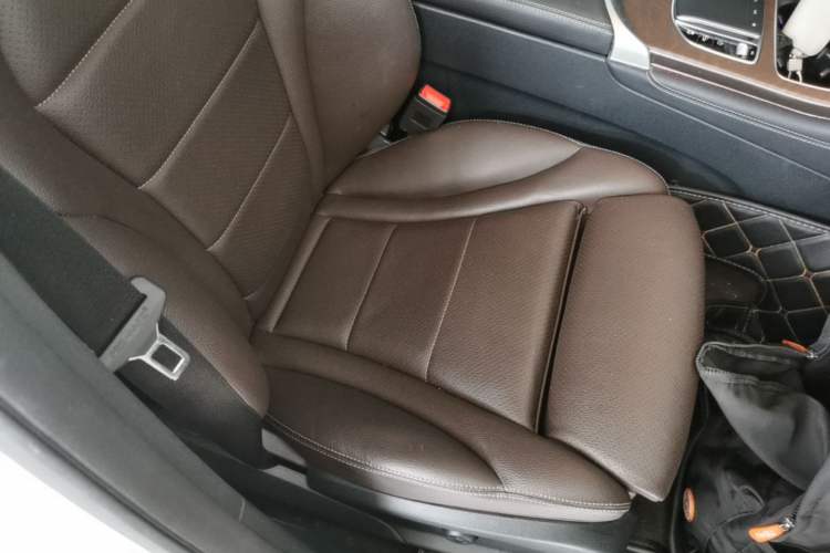 Used Mercedes-Benz GLC 2020 Facelift GLC 300 L 4MATIC Dynamic Edition Right Front Seat