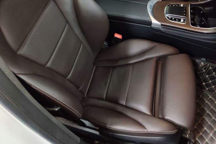 Used Mercedes-Benz GLC 2020 Facelift GLC 300 L 4MATIC Dynamic Edition Right Front Seat