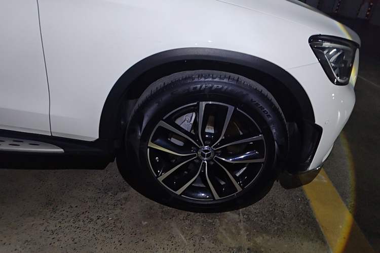 Used Mercedes-Benz GLC 2020 Facelift GLC 260 L 4MATIC Luxury Edition Right Front Wheel Hub
