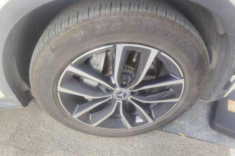 Used Mercedes-Benz GLC 2020 Facelift GLC 300 L 4MATIC Dynamic Edition Right Front Wheel Hub