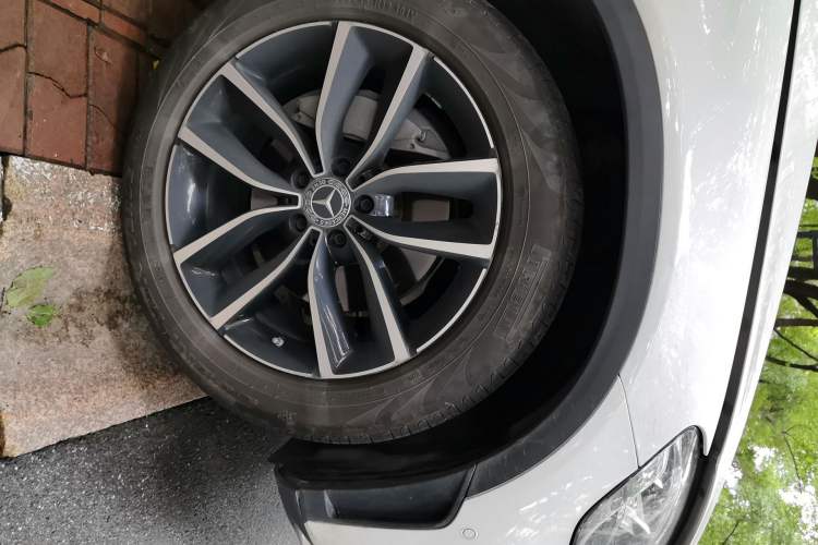 Used Mercedes-Benz GLC 2020 GLC 300 L 4MATIC Dynamic Edition Right Front Wheel Hub