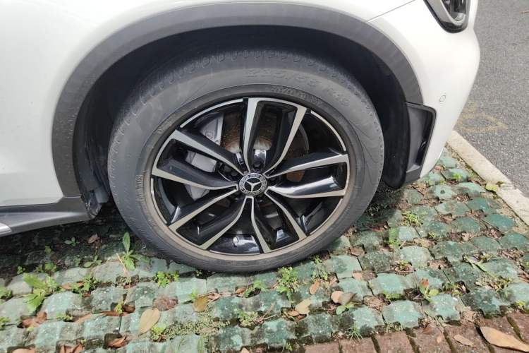 Used Mercedes-Benz GLC 2020 GLC 300 L 4MATIC Dynamic Edition Right Front Wheel Hub